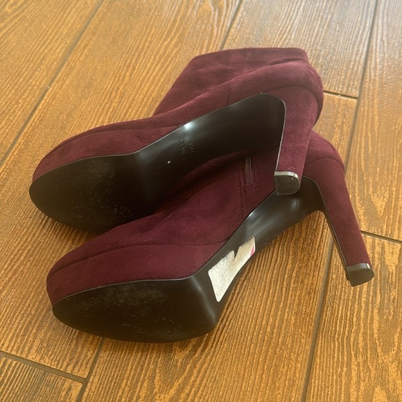 Dark Plum Nine West suede booties - Picture 7 of 8